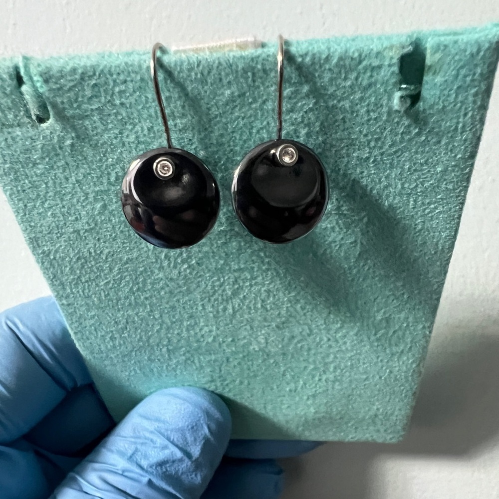 Hematite‎ earrings with diamond